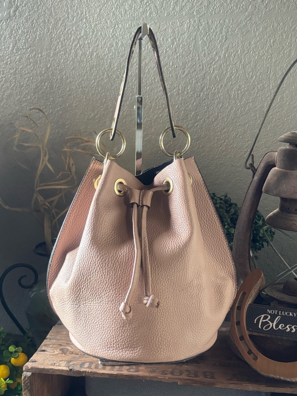 Pebbled Drawstring Hobo Bag 💼 in Blush Pink Genuine Leather Tote.Made in Italy.